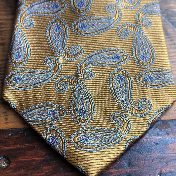 T. Harris London 100% Silk Hand Tie Gold with Blue Paisley designs - Picture 2 of 6
